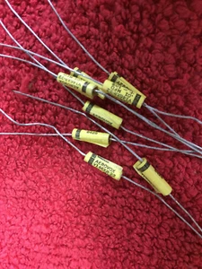 V146XR-22  .01UF 200V AEROVOX  AXIAL CAPACITORS 8 PC - Picture 1 of 1