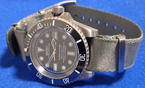 Retro Milsub Titanium NH38A SEIKO MOVEMENT Divers Red Sub No Date Oyster Watch - Picture 1 of 8