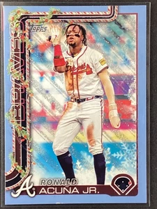 2025 Topps Holiday Azul Claro Brillo Paralelo #H62 Ronald Acuña Jr Braves - Imagen 1 de 2