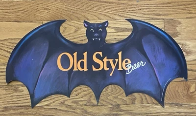 Vintage Estilo Antiguo Cerveza Halloween Murciélago Negro Recortes Decoración 1989 18x9 Foto 1 de 4