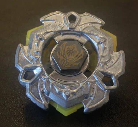 Vari Ares 145WB Beyblade HASBRO METAL FURY Cover