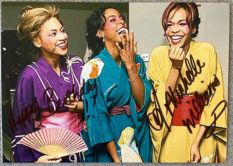 Destiny's Child Michelle Williams Signed In-Person 5x7 Photo - Authentic Cover