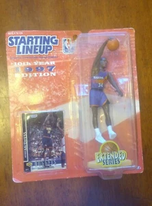 Figura y tarjeta Antonio McDyess serie extendida alineación inicial 1997 24-F - Imagen 1 de 7