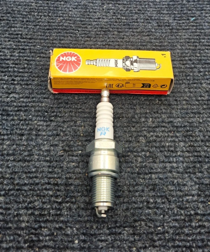 Velas de ignição (QUANTIDADE 7) NGK BPR6ES 7131 para Audi 4000 Quattro Honda Civic - Imagem 1 de 4