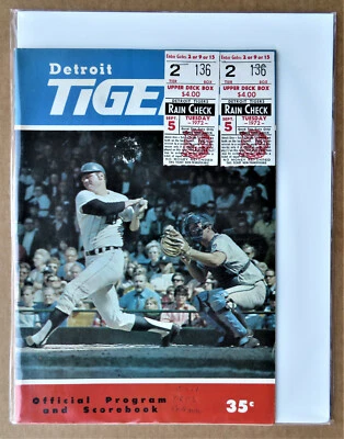 Detroit Tigers 1972 Program and Scorebook with Ticket stubs - Bill Freehan cover - Image 1 of 4