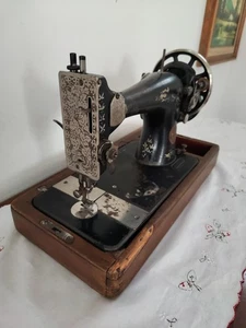 Macchina da cucire singer 1922 modello 28k funzionante - Foto 1 di 15