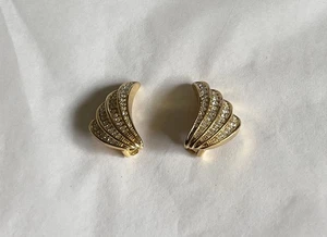 Pendientes de clip vintage de diamantes de imitación dorado de Christian Dior - Imagen 1 de 6
