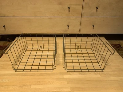 Juego de dos canastas con clip para estante colgante Ikea OBSERVATÖR Foto 1 de 4