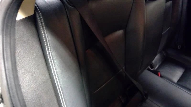 Cinturón de seguridad de pasajero trasero derecho Suzuki Kizashi 2011 11 con retractor negro 102915 Foto 1 de 4