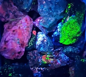 8ozs Lot Franklin SH NJ Longwave Fluorescent Rocks Minerals Willemite Sphalerite - Picture 1 of 10
