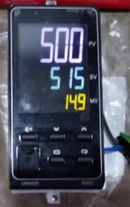 ▀▄▀▄▀ OMRON E5EC-QX4A5M-009 -- E5EC QX4A5M 009 - TEMPERATURREGLER - Bild 1 von 3