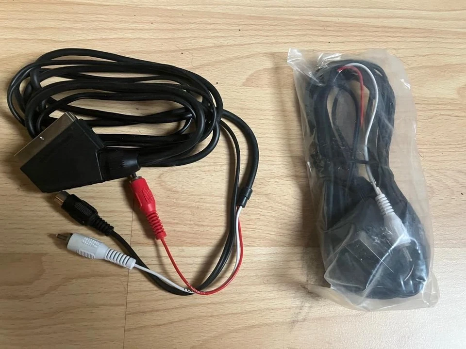 Scart to 2 x RCA Twin Phono + 4pin S-Video / SVHS Audio Video Lead Cable 1.5m - Image 1 of 1