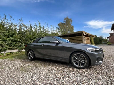 BMW 220 i Cabrio M Sport sehr gepflegt, nur 29000 km, Grau Metallic, Alcantara - Bild 1 von 3