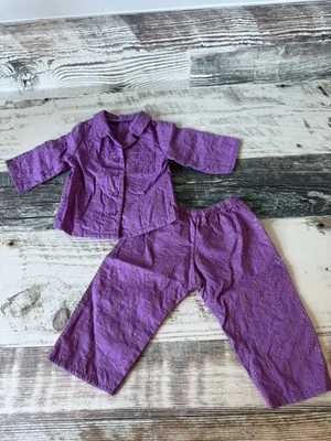 Boneca American Girl of Today PJs de ilhós roxos - Pijama de boneca 18 pol. TOP & CALÇAS - Imagem 1 de 4