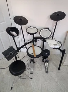 Roland electronic drum kit TD17 KV With Manual, Stool, FD9 Pedal, Drumsticks - Picture 1 of 24