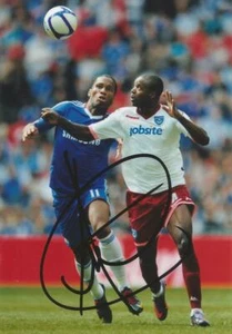 PORTSMOUTH: AARON MOKOENA SIGNED 6x4 ACTION PHOTO+COA - Picture 1 of 1