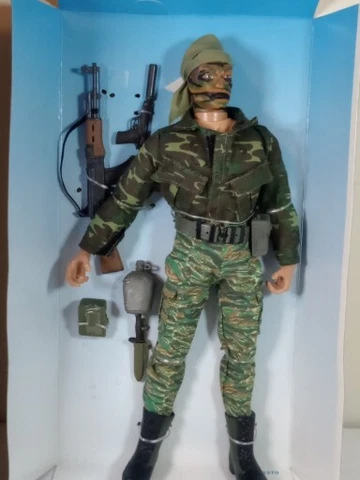 2001 Soldiers of the World Vietnam War Team  Member-Navy seals 1961~75 PREOWNED Cover