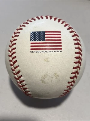 Logotipo oficial de bandera de primer lanzamiento de béisbol de la Serie Mundial 2001 de Rawlings Foto 1 de 4