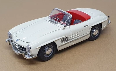 Burago 1/18 Scale 3023 - 1957 Mercedes Benz 300SL Roadster - Ivory - Image 1 of 4