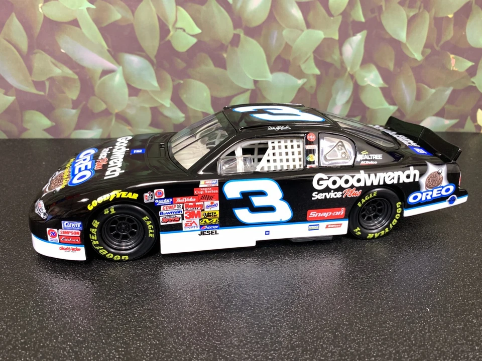 WINNER'S CIRCLE DALE EARNHARDT #3 GOODWRENCH/OREO 2002 MONTE CARLO 1:18 - Image 1 of 4