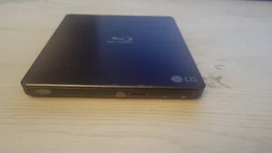 LG BP50NB40 USB 2.0 Slim Portable Blu-Ray/DVD Writer No Cable - Picture 1 of 2