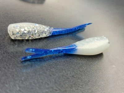 (20) - 2 英寸板式破碎机“银色闪光/蓝色”Crappie Jig GRUBS 鱼饵 — 第 1/3 张图片