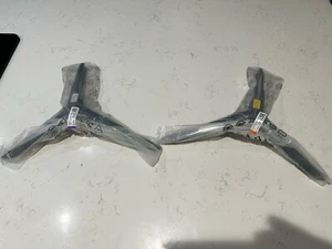 Soporte/base de TV Samsung BN96-50864J/BN96-50865F CU7000 - Imagen 1 de 5