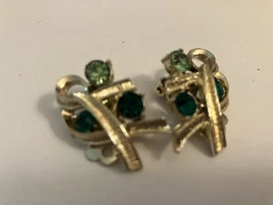 VINTAGE ESTATE coro rhinestone clip on earrings - Picture 1 of 2