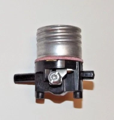 Leviton Push-thru On/Off Interior Lamp Socket E26 NEW 30120J