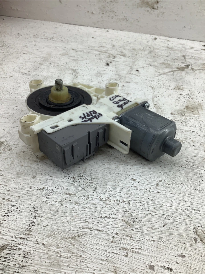 Motor de janela lateral traseiro Peugeot 407 2006 - Imagem 1 de 1