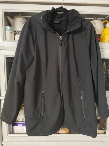 ZeroXposur Softshellr Supreme cappuccio foderato in peluche colore nero donna taglie forti 3X