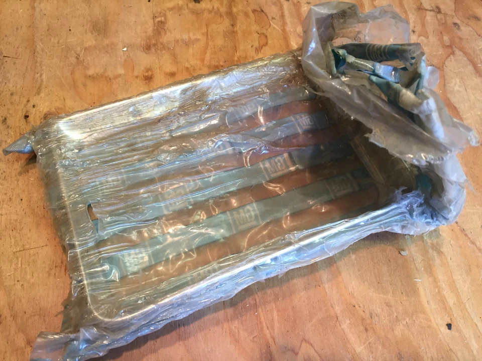 Buick Skyhawk 1977 1978 nos GM luz de cabeza bisel 1250260 Foto 1 de 1