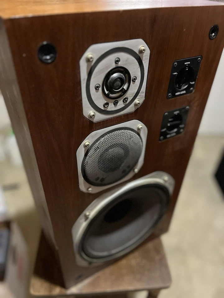 Yamaha NS-670 10-inch 3-Way Speakers - Image 1 of 4