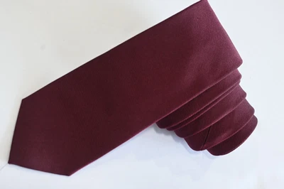 Corbata de cuello J.CREW SEDA ROJA PARA HOMBRE W: 2 1/2" POR L: 58 "HECHA EN CHINA"NUEVA" Foto 1 de 4