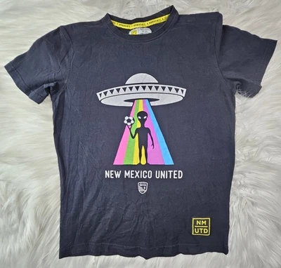 Camisa Botón Nuevo México United Somos Unidos ⚽️ 👽 Talla Juvenil (XL) Foto 1 de 4