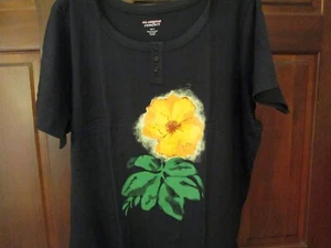 Womens Black Tee Shirt w/Yellow Flower Plus Size 1X, New - Picture 1 of 4