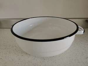 Contenitore Smalto Bianco/ Nero diametro interno 30 h. 11,5cm. 2 manici Anni '60 - Foto 1 di 6