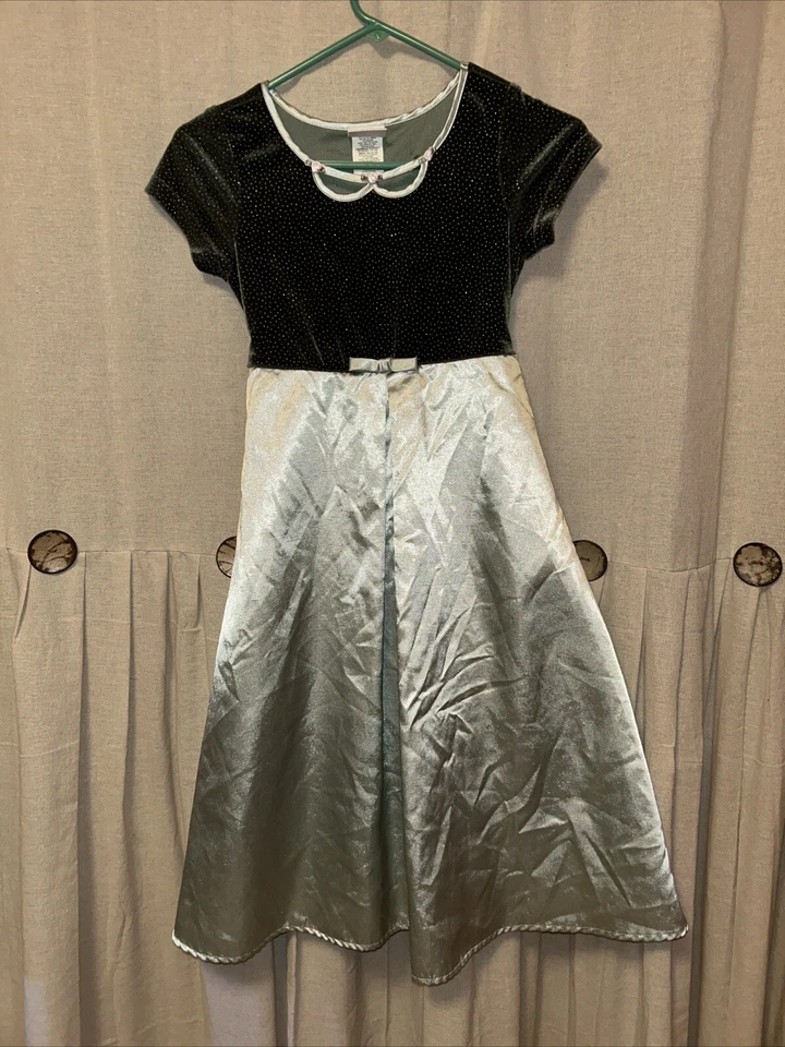 Vestido de terciopelo y satén verde talla 10 Kiss Cottage para niñas Foto 1 de 4