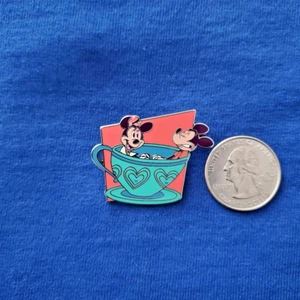 Mickey Minnie Mad Tea Party Tea Cups Play in the Parks Mystery Disney Pin 160709 - Picture 1 of 2