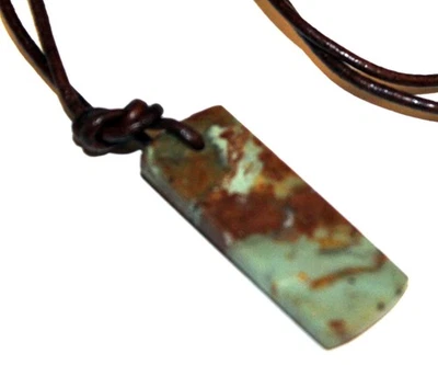 Colgante de jaspe caballo salvaje en cuero... 34" de largo - 17" caída... ajustable Foto 1 de 4