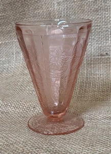 Vaso de jugo vintage Jeanette Depresión vidrio rosa pedestal de pascua casa de campo - Imagen 1 de 6