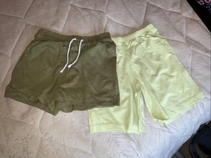 Two pairs George Girls Green Short Short Age 8-9 Year - Picture 1 of 3
