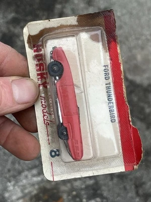 HUSKY FORD THUNDERBIRD DIE CAST rojo techo rígido años 60 DE COLECCIÓN NUEVO EN PAQUETE CORGI Foto 1 de 4