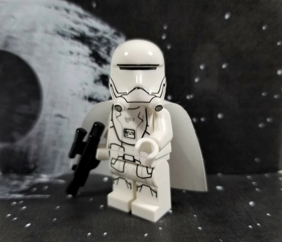 Lego Star Wars Minifigure First Order Snowtrooper w/ White Cape + Blaster sw1053 - Image 1 of 1