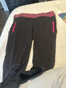 lululemon leggings ruched nero con tasca usato in ottime condizioni taglia 8 lunghezza Capri - Foto 1 di 4