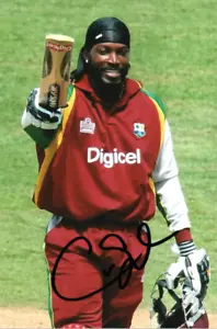 WEST INDIES CRICKET: CHRIS GAYLE SIGNED 6x4 ODI CENTURY ACTION PHOTO+COA *PROOF* - Bild 1 von 2