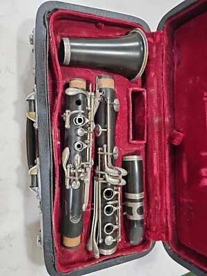 Clarinete de madera Hsinghai vintage con estuche rígido E4786 necesita reparación  Foto 1 de 2