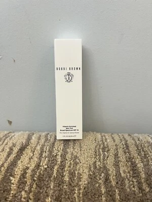 Bobbi Brown Vitamin Enriched Hydrating Skin Tint SPF 15 ~ Light 1~50ml - Image 1 of 4