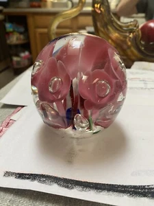 paperweight with pink, red, blue, white, flowers huge bubbles just gorgeous - Picture 1 of 6