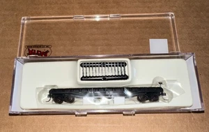 N-Scale Atlas 38171 - Flat Car W/Stakes Boston & Maine #34020 - Picture 1 of 2